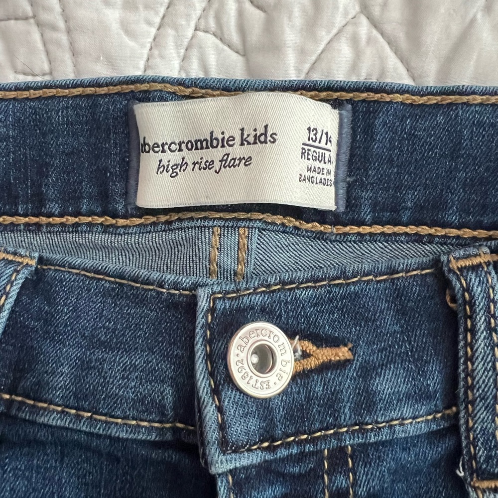 Girls Abercrombie kids high rise flare dark wash jean - Picture 3 of 3